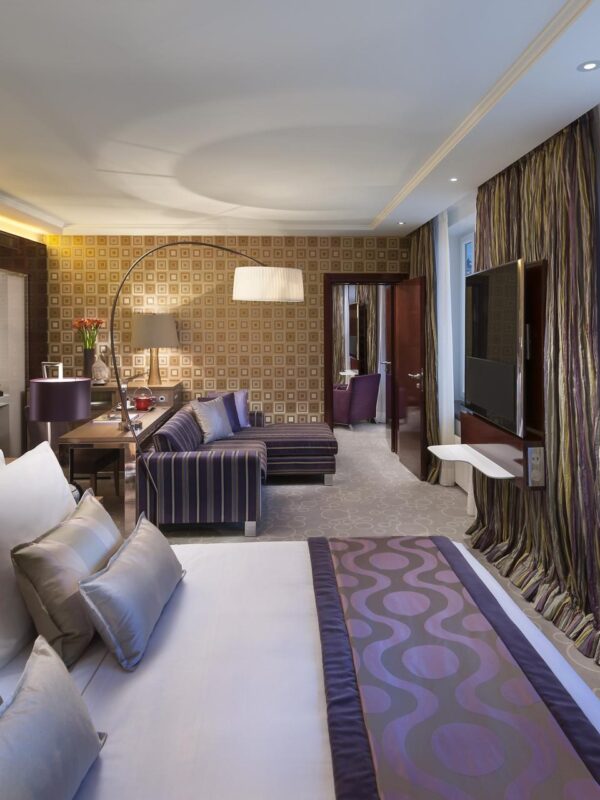 modern-apartment-in-the-city-center